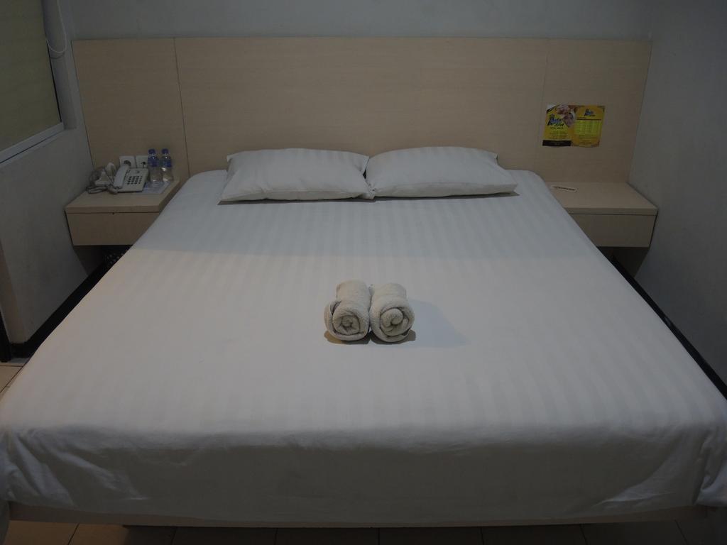 Swk 95 Hotel Surabaia Quarto foto