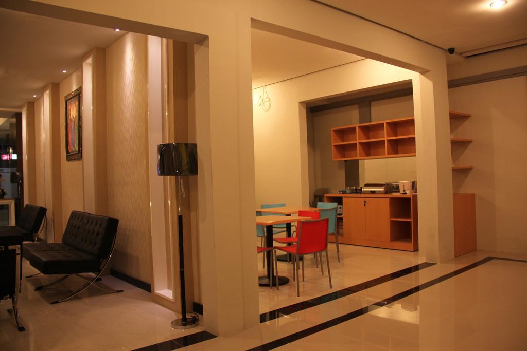 Swk 95 Hotel Surabaia Exterior foto