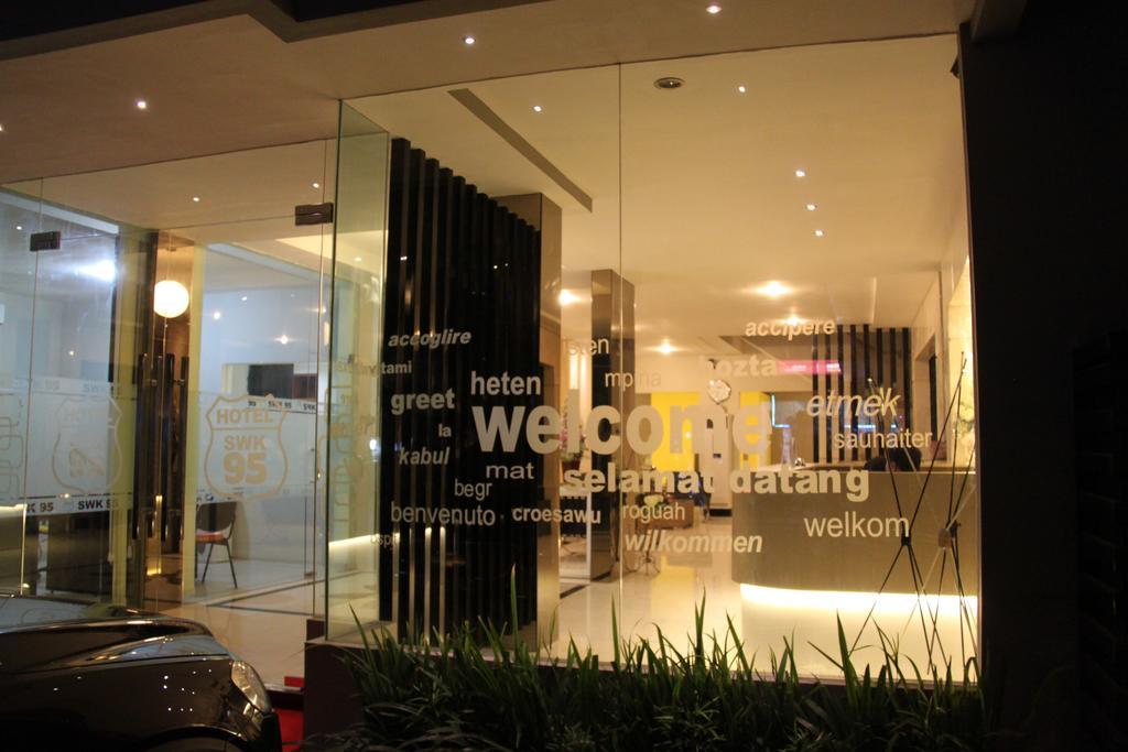 Swk 95 Hotel Surabaia Exterior foto
