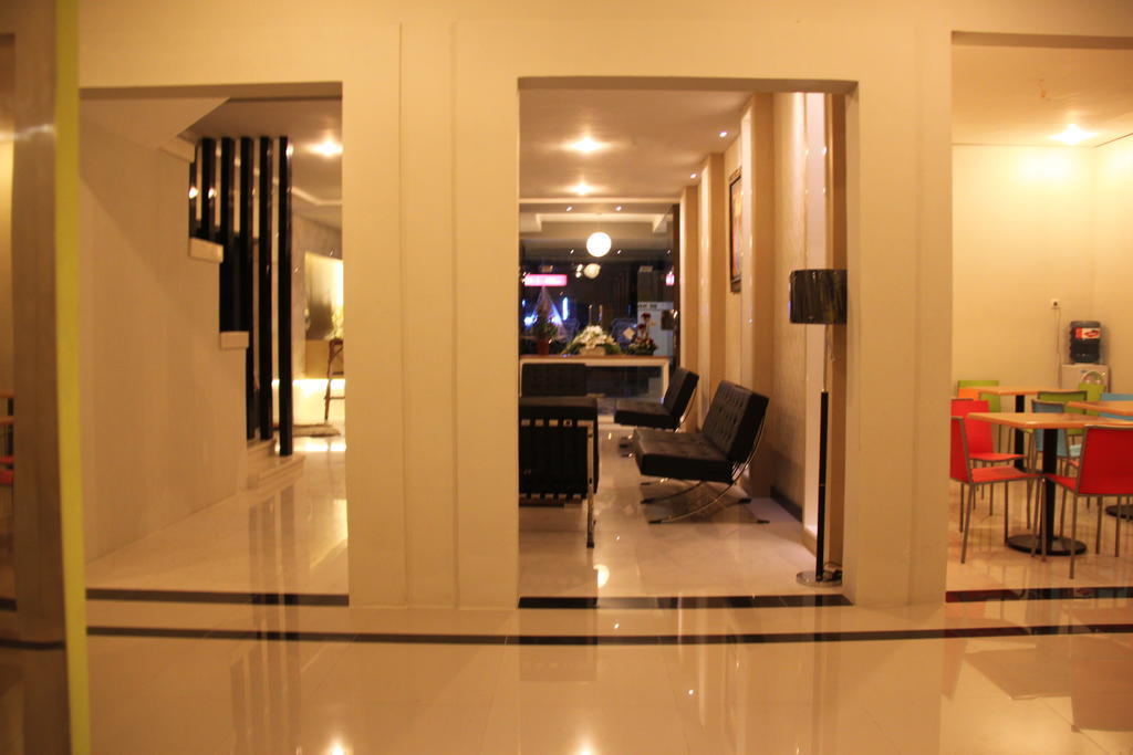 Swk 95 Hotel Surabaia Exterior foto